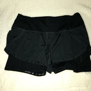 Lululemon Exercise/Spandex Shorts - Size 6